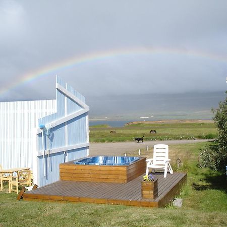 Guesthouse Petursborg Akureyri Exteriör bild