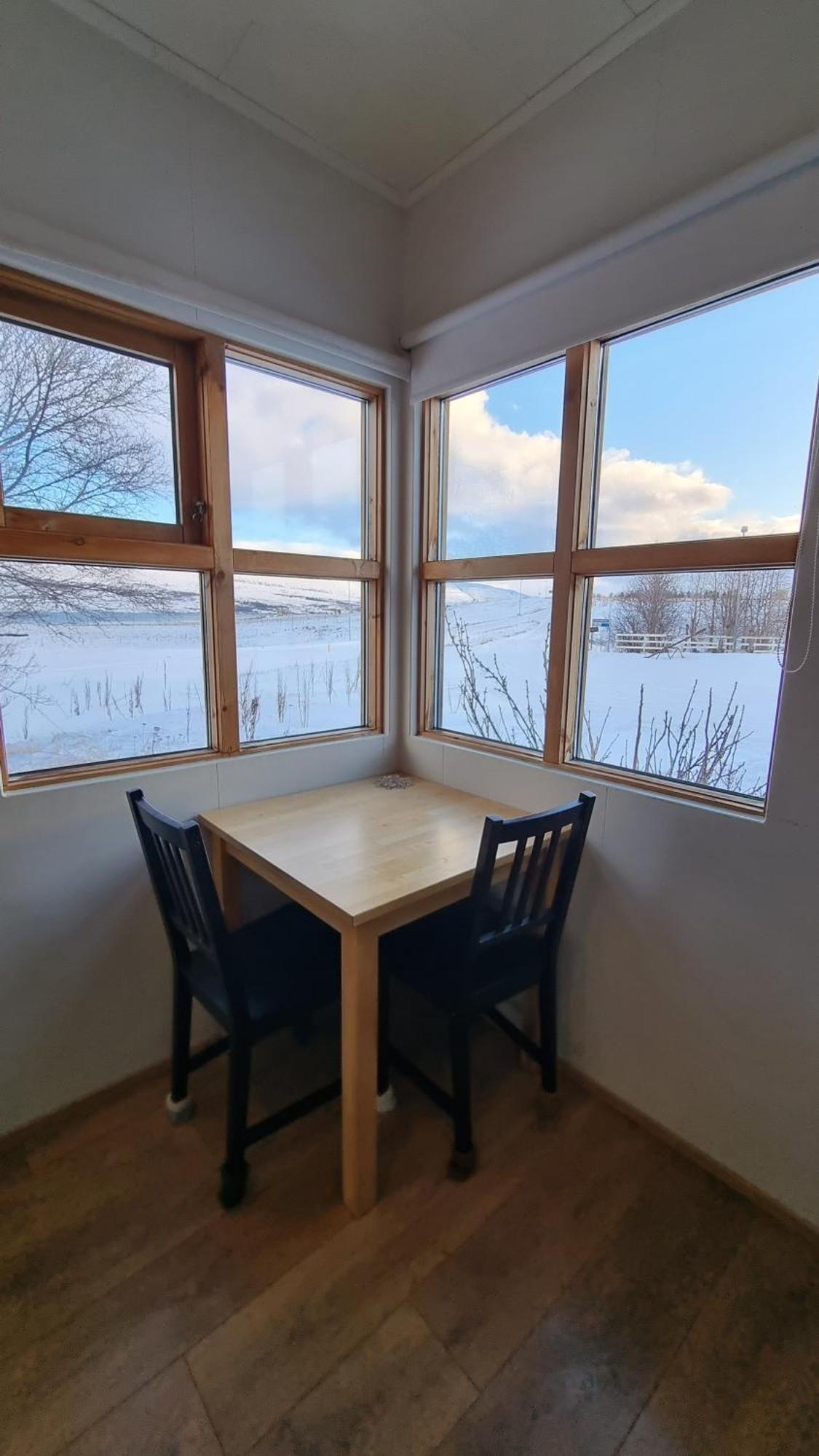 Guesthouse Petursborg Akureyri Exteriör bild