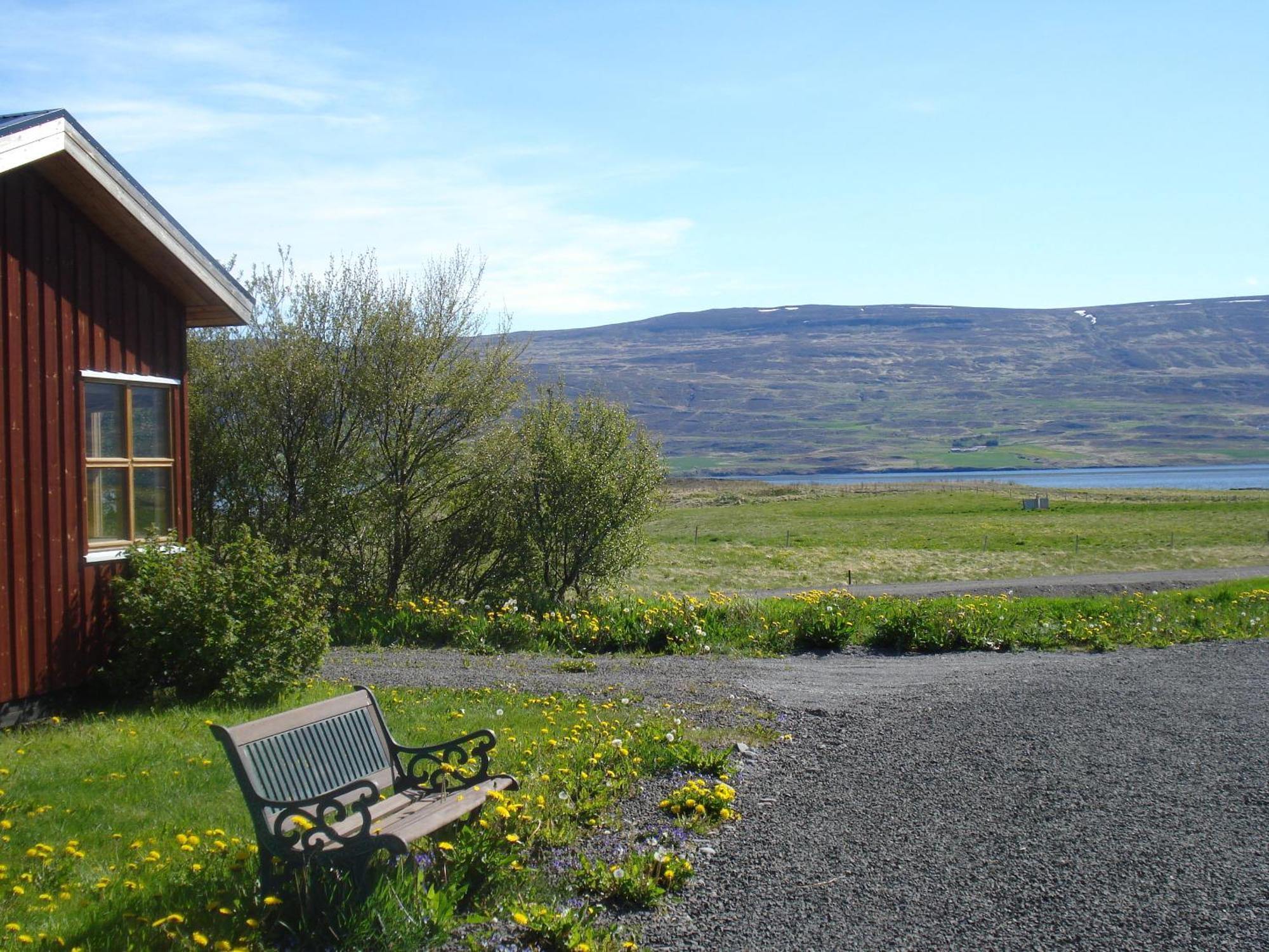Guesthouse Petursborg Akureyri Exteriör bild