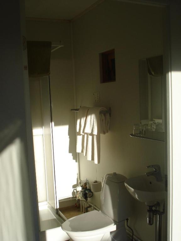 Guesthouse Petursborg Akureyri Rum bild