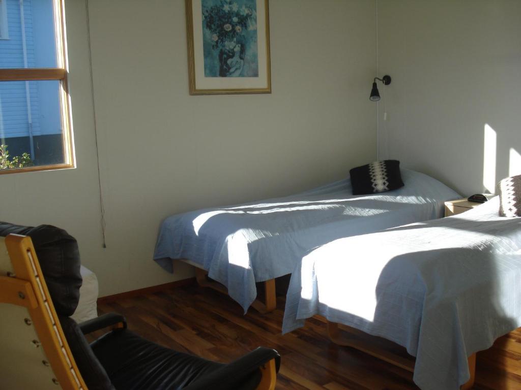 Guesthouse Petursborg Akureyri Rum bild