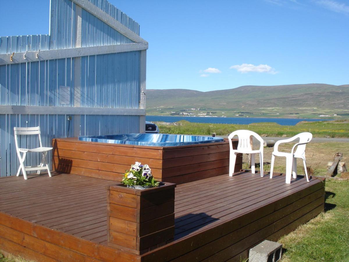 Guesthouse Petursborg Akureyri Exteriör bild